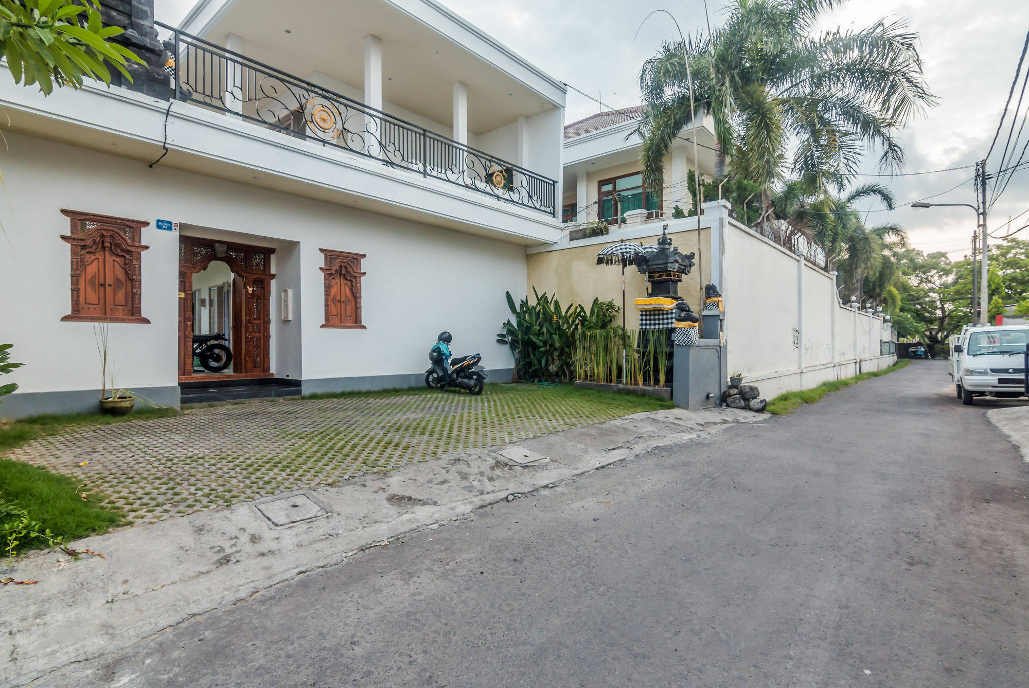 Zen Rooms Denpasar Mertasari Kültér fotó